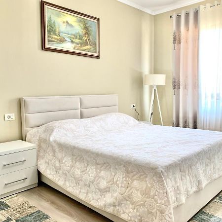 Syzo Apartments Pogradec Bagian luar foto