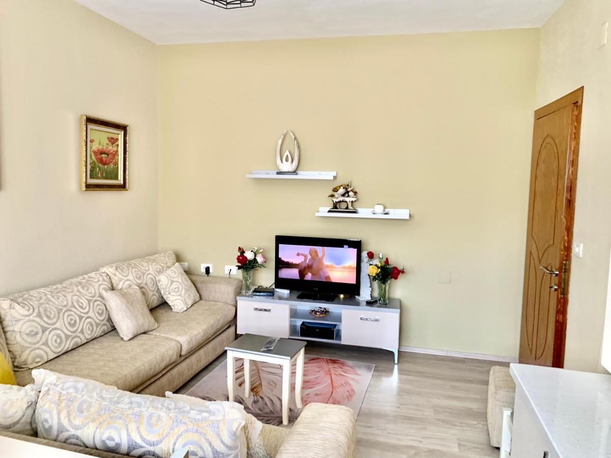 Syzo Apartments Pogradec Bagian luar foto