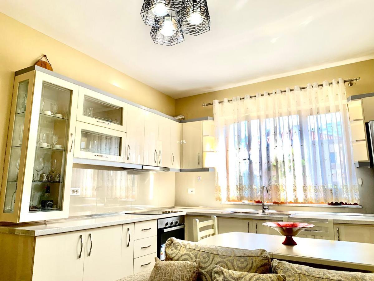 Syzo Apartments Pogradec Bagian luar foto