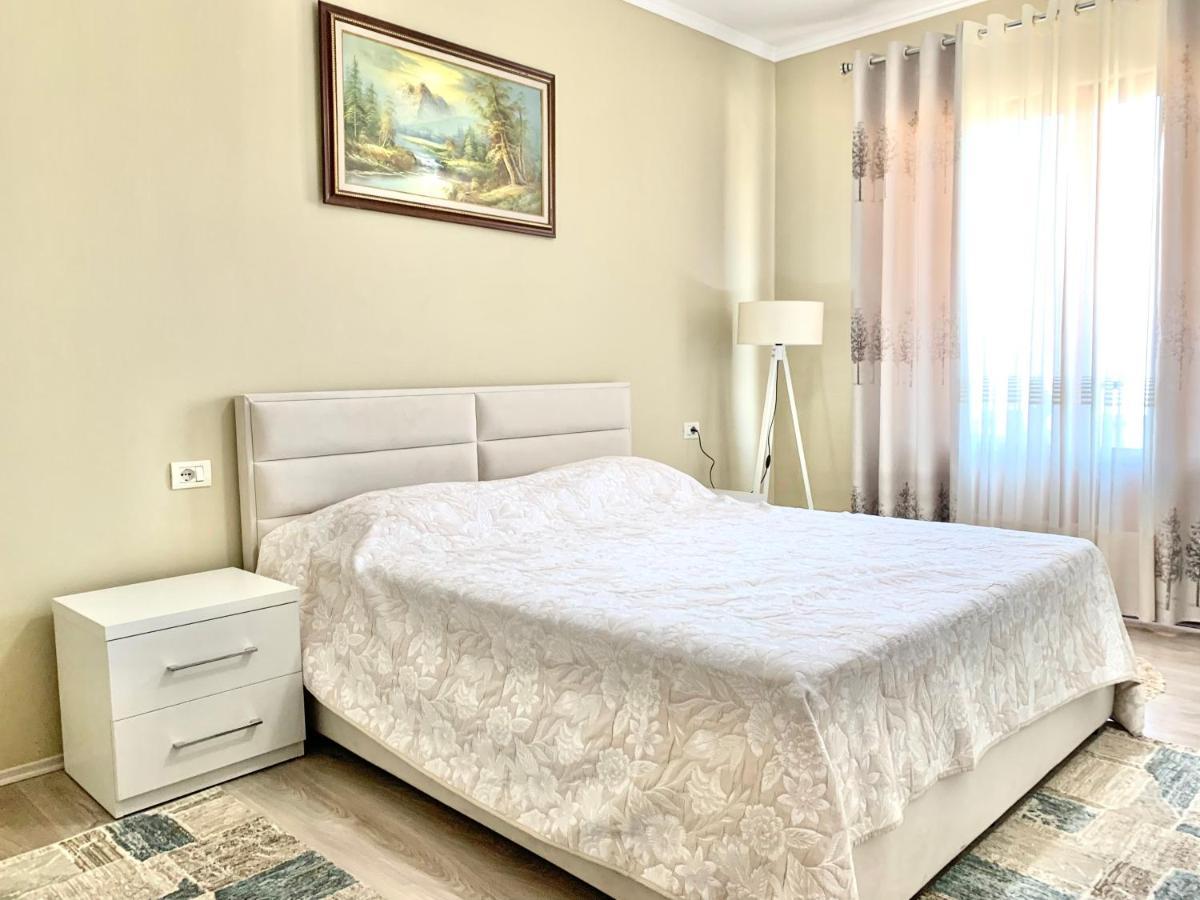 Syzo Apartments Pogradec Bagian luar foto