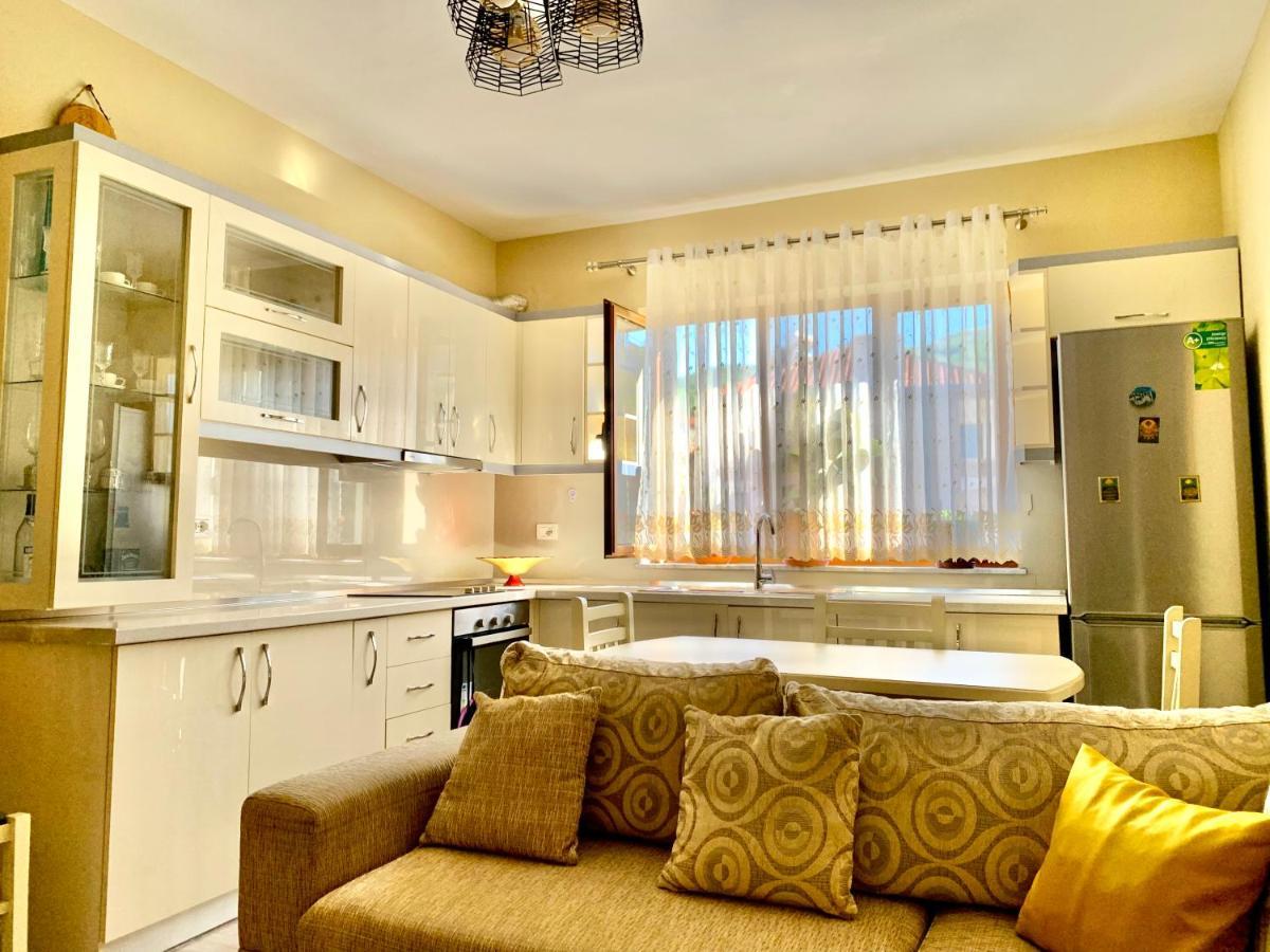 Syzo Apartments Pogradec Bagian luar foto