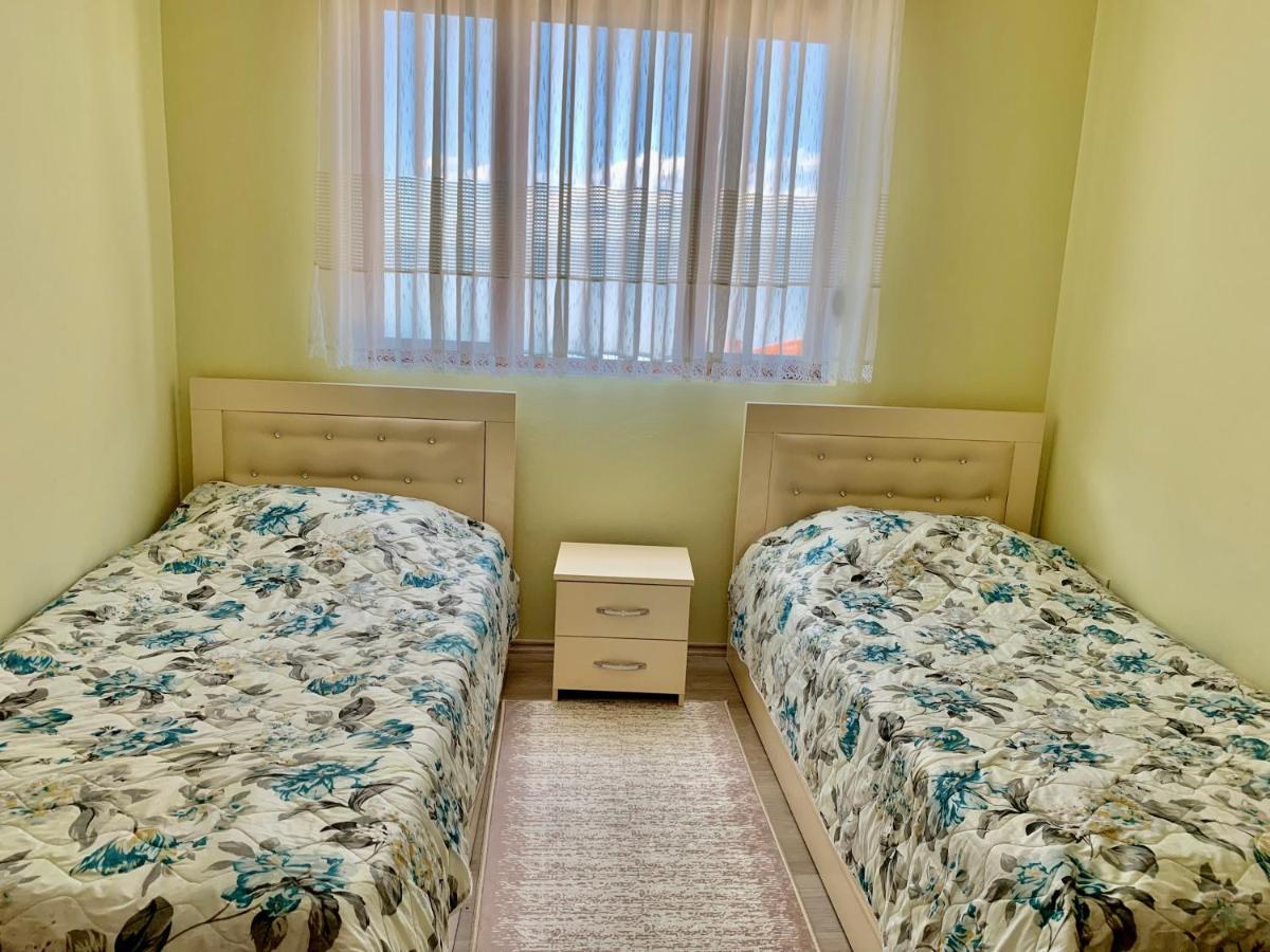 Syzo Apartments Pogradec Bagian luar foto